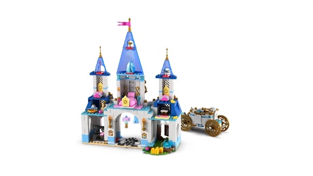LEGO Disney Cinderella's Castle & Horse Carriage 43275