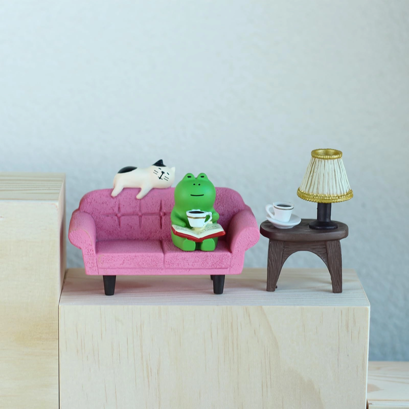 Cute Mini Frog Figurine - Resin