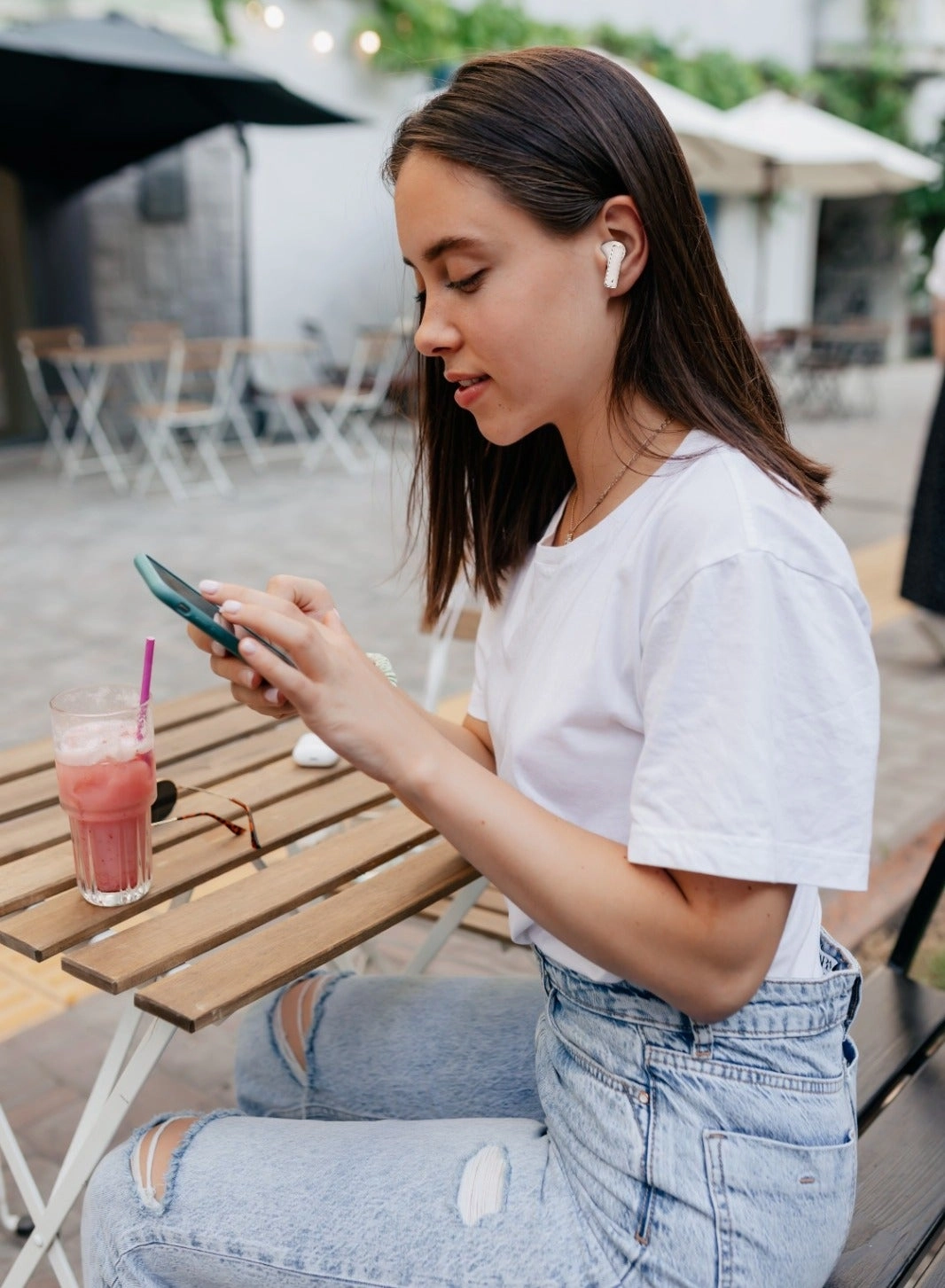 GNRVRTWSWH Wireless Earbud