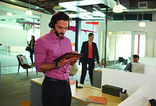 Voyager Focus UC Wireless Headset