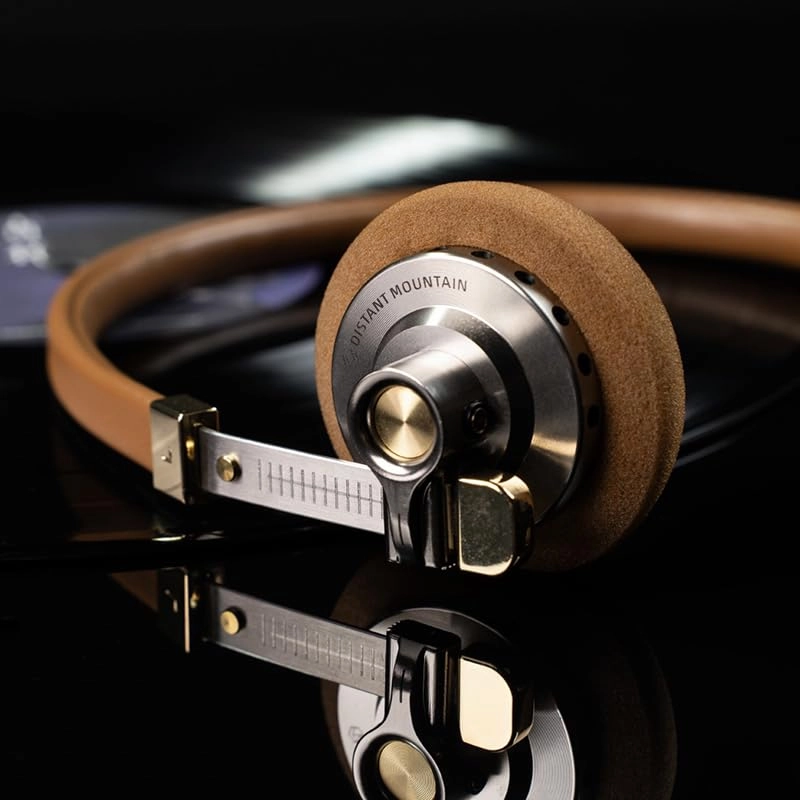 DISTANT MOUNTAIN Wired Headphone