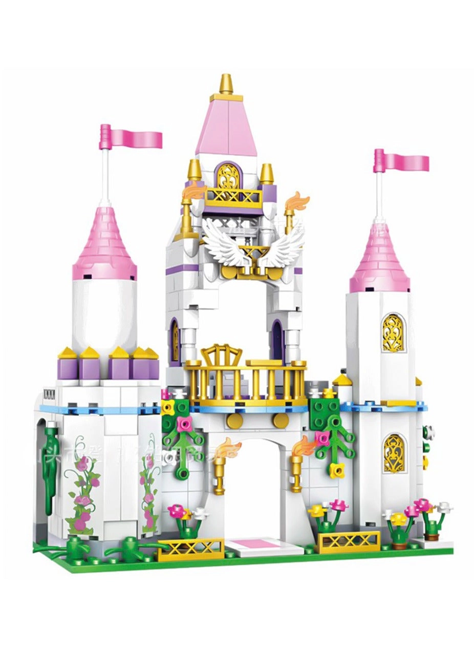 Generic fantasy castle - four cartoon characters 712 pcs