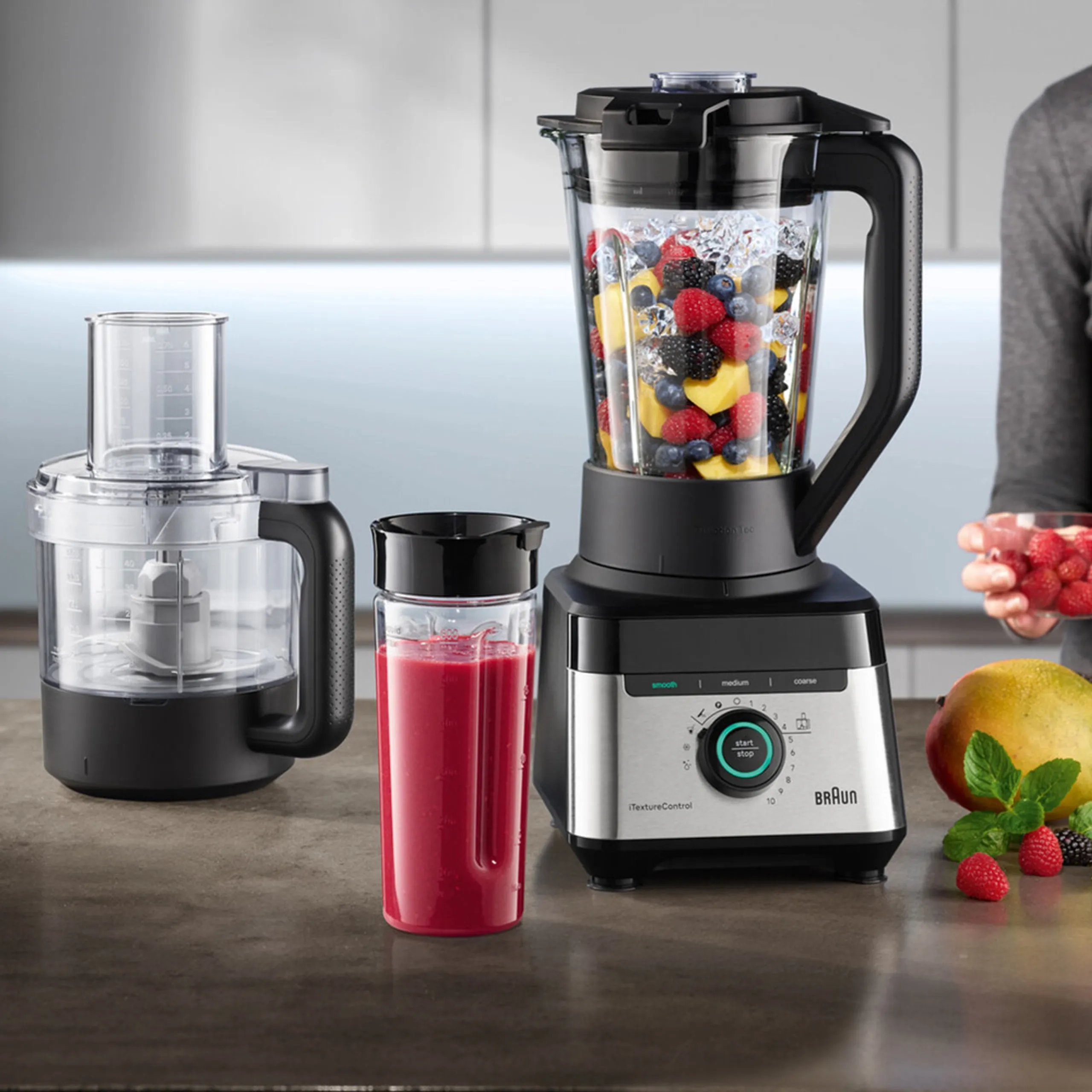 PowerBlend 7 - 10 speed settings 9 food programs TriAction technology