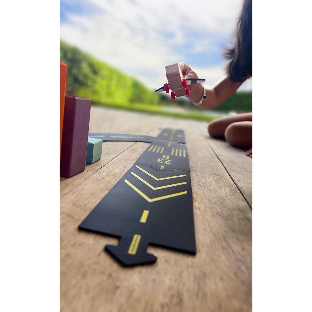 Runway - 8 road parts and 1 airplane