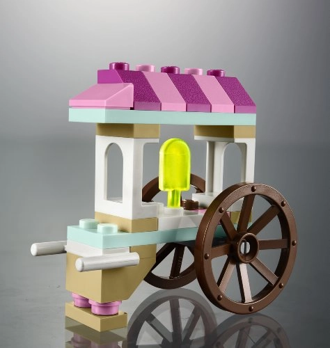 Friends Ice Cream Stand (30106) - Emma