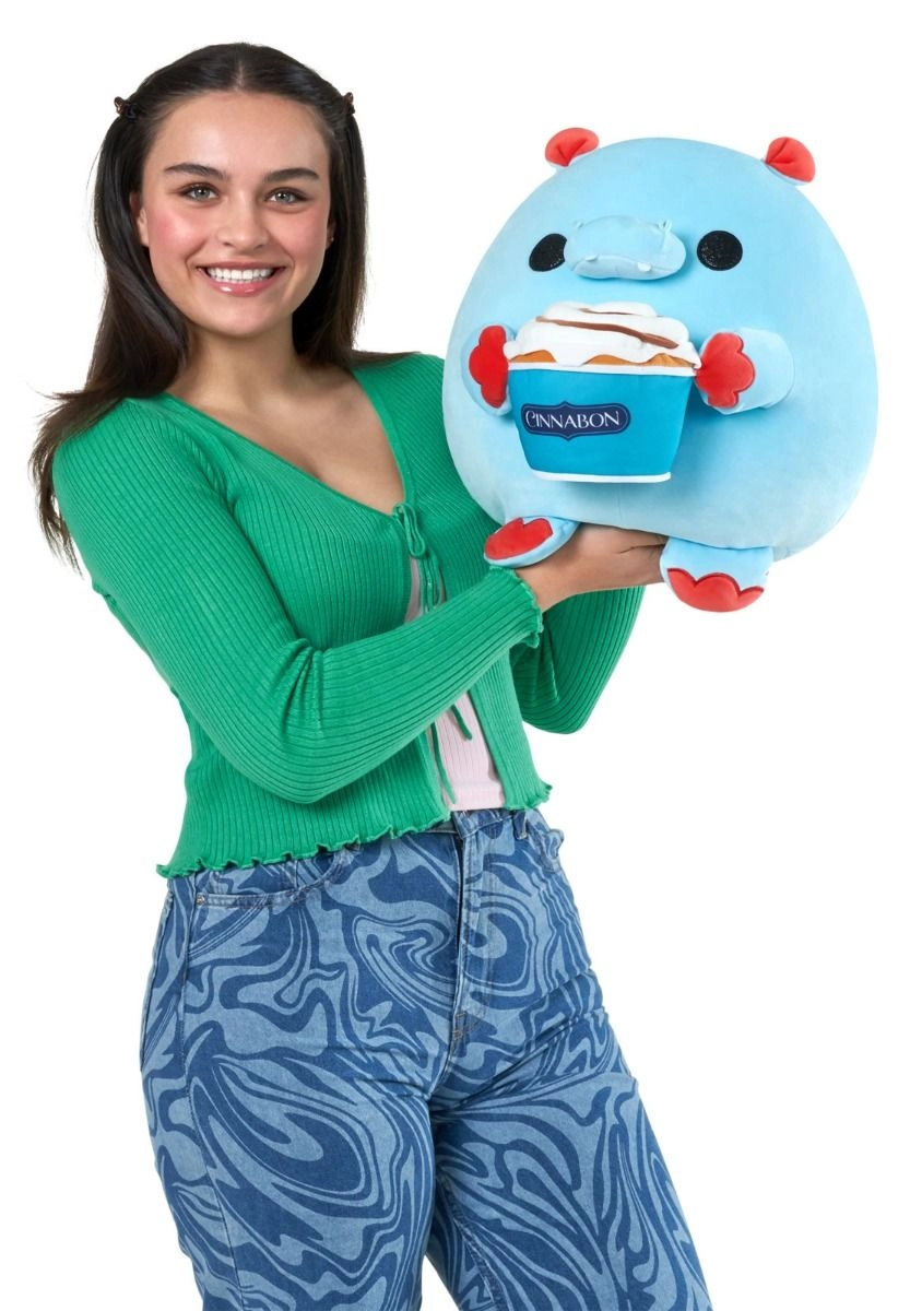 Hugh The Hippo - 35 cm Plush + Cinnabon