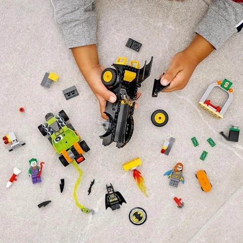 DC Batman vs. The Joker: Batmobile Chase (76180)