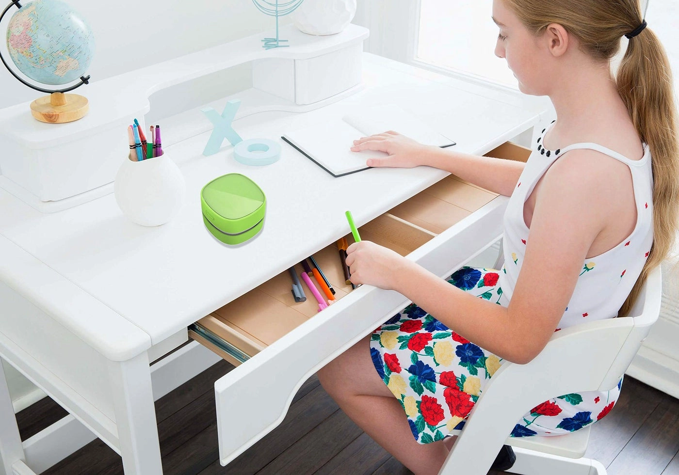 Desktop Vacuum Cleaner - Cordless 360º Rotatable 400 mins