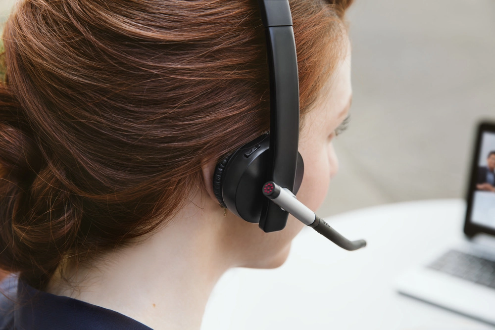 H820e Wireless Headset