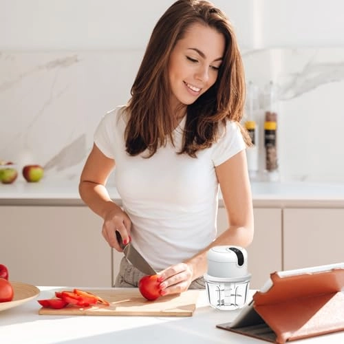 Electric Kitchen Chopper - 350 ml Battery Powered
