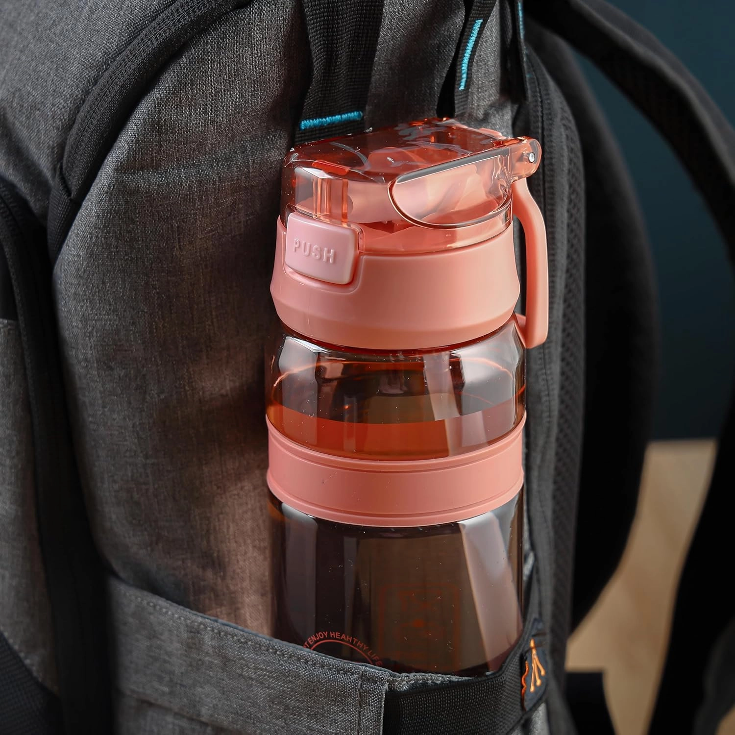 DC3237 Water Bottle - Push-button lid 700 ml