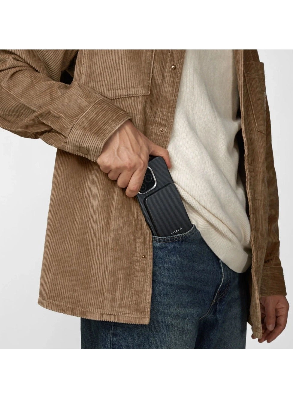 Aramid Fiber Magnetic Power Bank - 5000 Watt-hour 15W Qi2 Certified