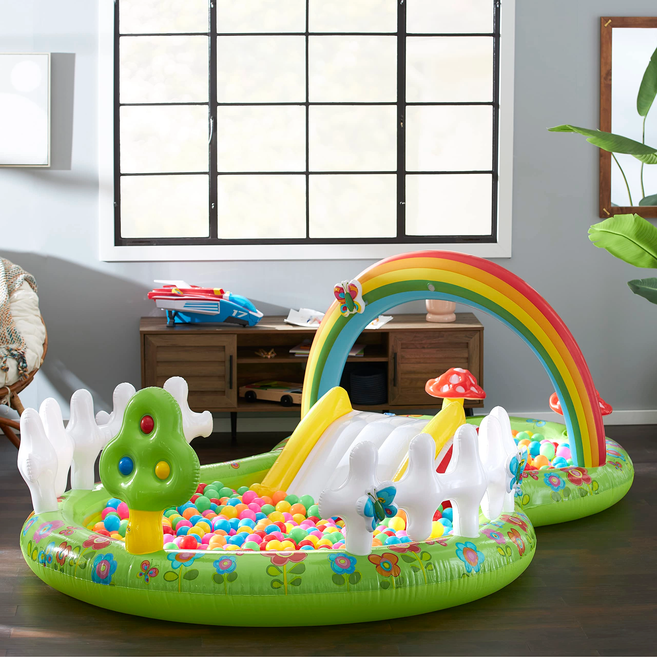 Gator Play Center - 80" x 68" x 35" 3+ years