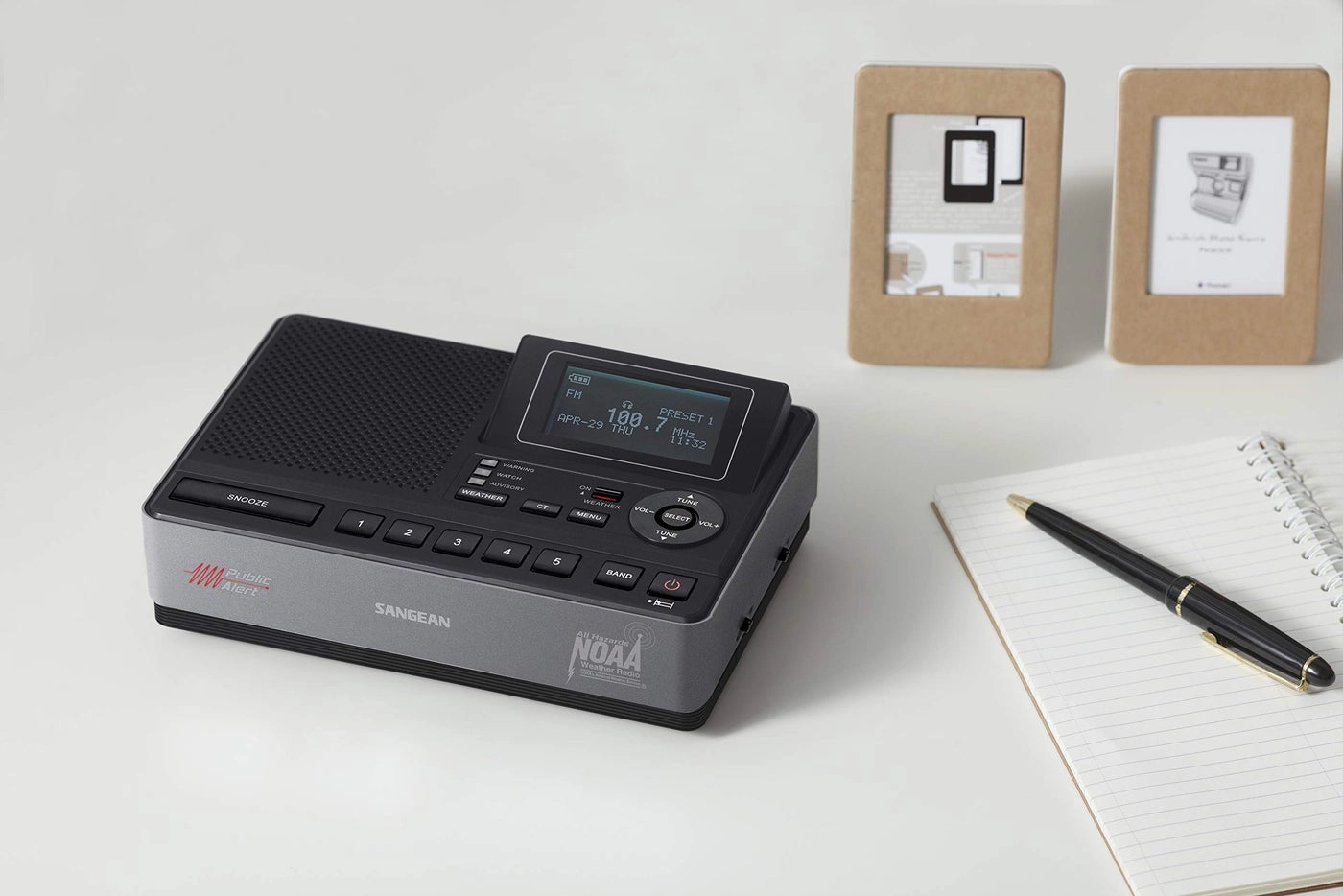 CL-100 - Table-Top Radio