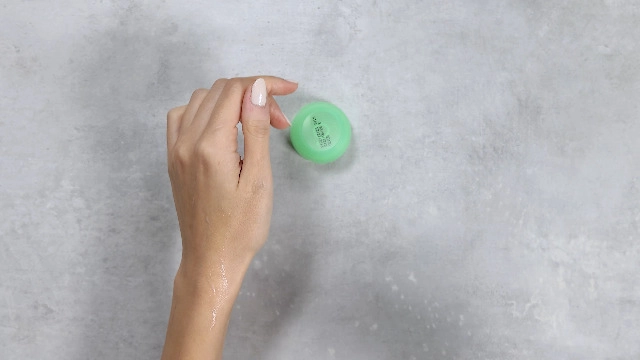 Antiperspirant Roll-On - Cucumber And Green Tea