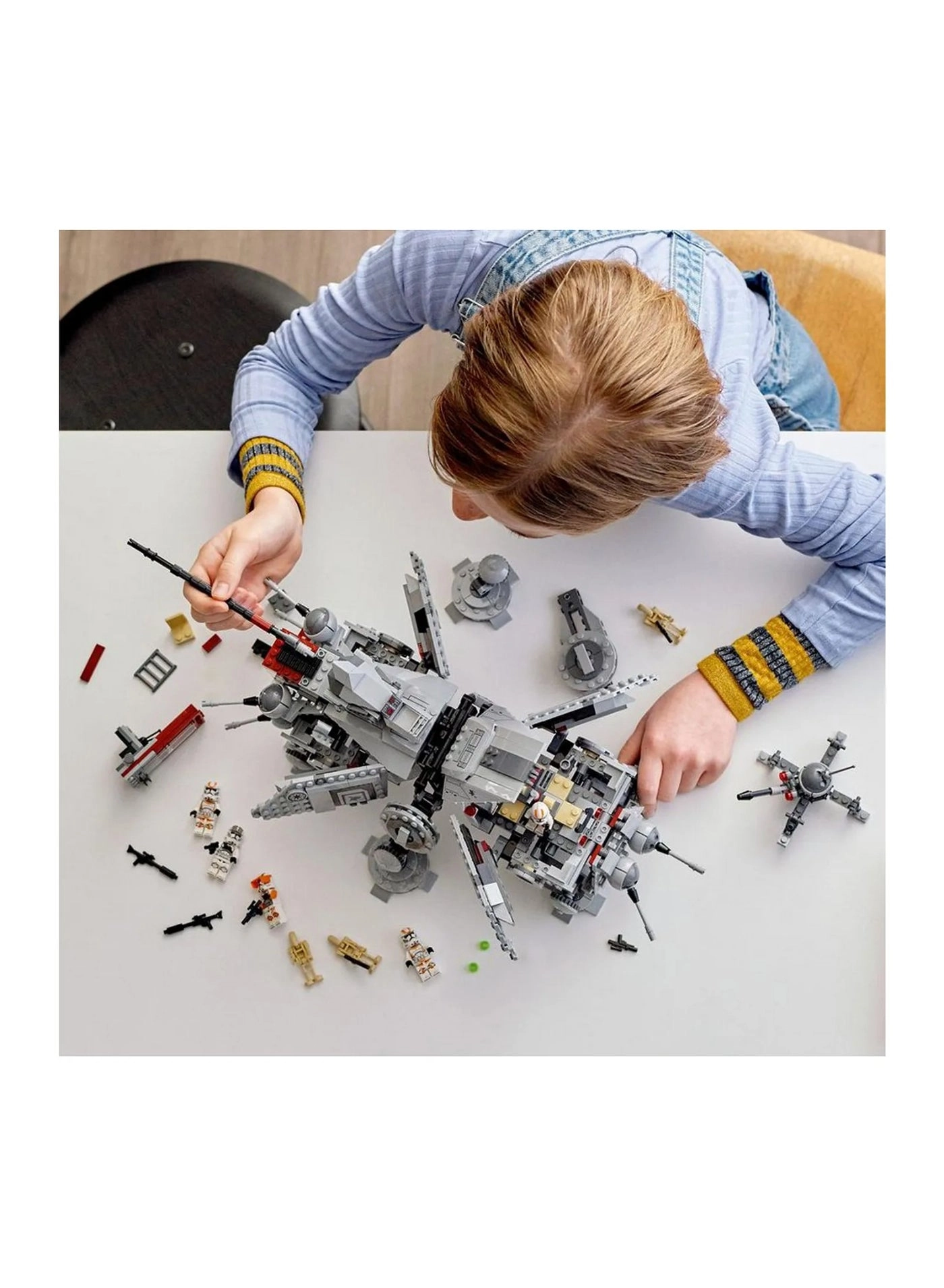 Star Wars AT-TE Walker (75337) - Poseable Includes 5 Minifigures