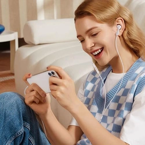 3.5mm Corded in Ear Earphone Wired Earbud