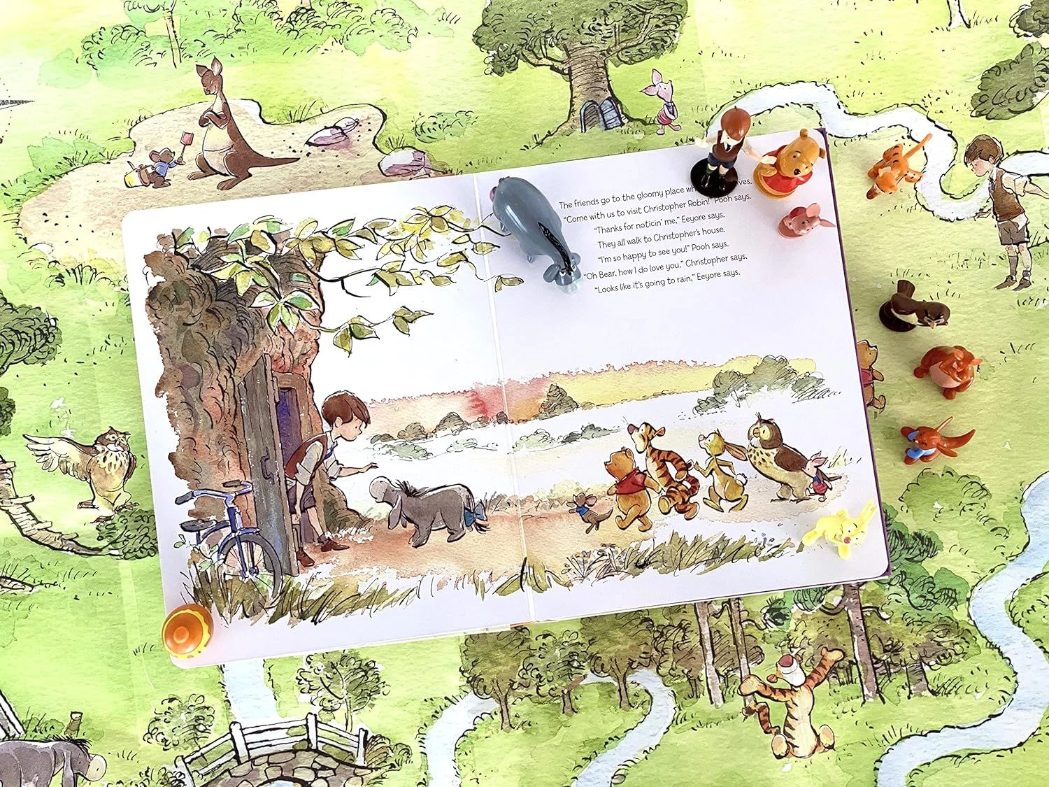 Winnie the Pooh My Busy Board Book - 3 years+