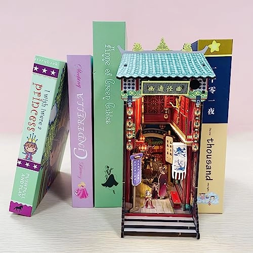 Book Nook Kit - Old Street 1:24