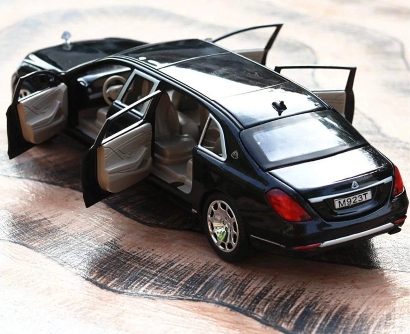 Maybach S600 - 1:32 1pcs