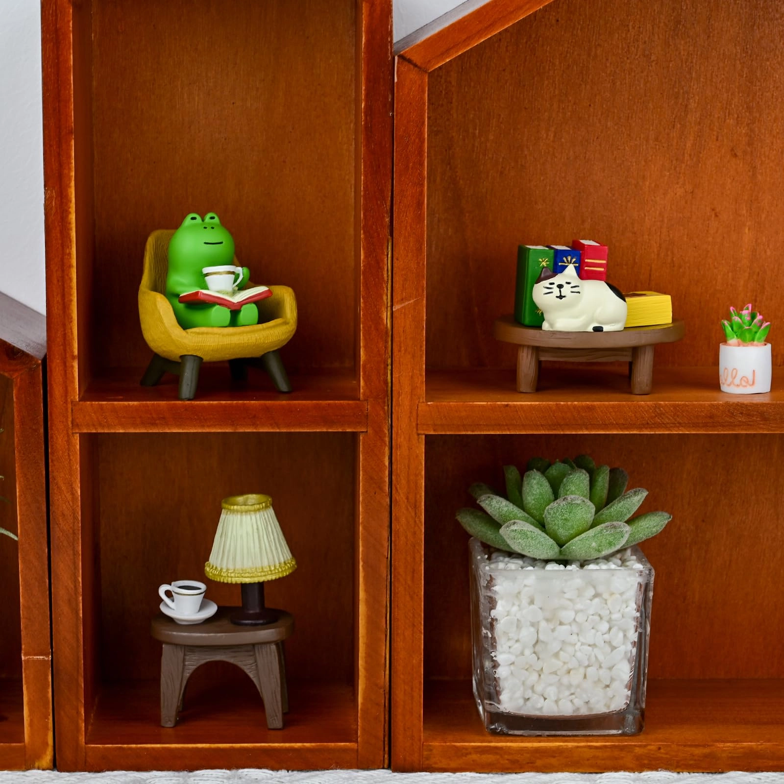 Miniature Frog Figurines - Plastic Resin Set