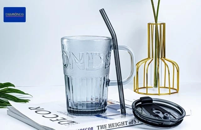 Sipper Glass Tumbler - 1 pcs With Lid and Straw 400 ml