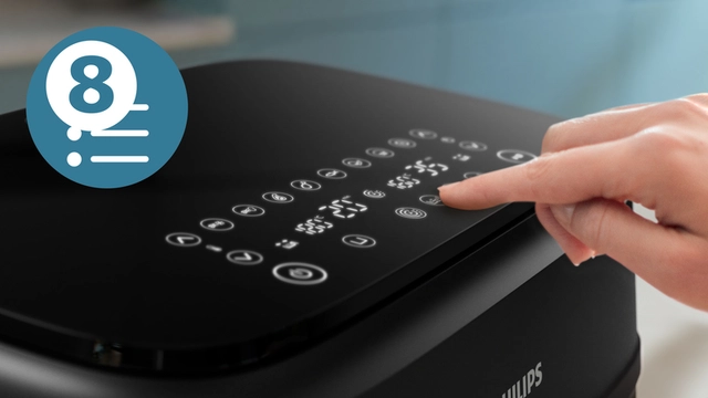 Touchscreen with 8 presets for easy cooking