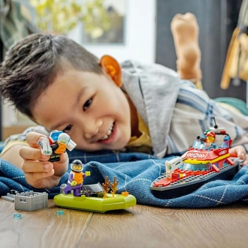 City Fire Rescue Boat (60373) - Floats on Water 3 Minifigures