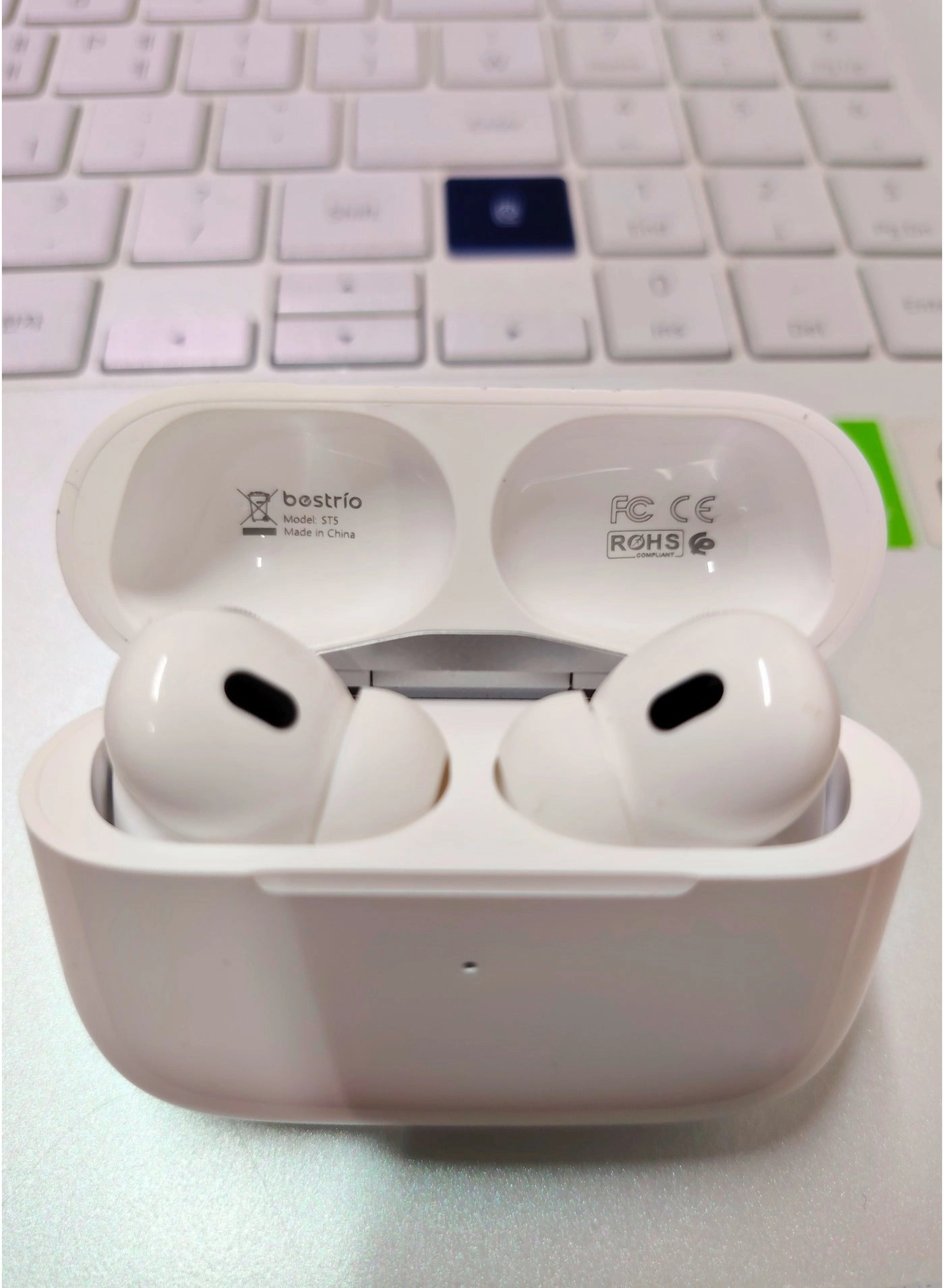 ST5 Wireless Earbud