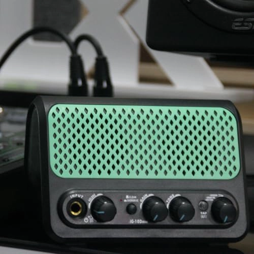 Guitar Amplifier - BT 30 Drum Machine