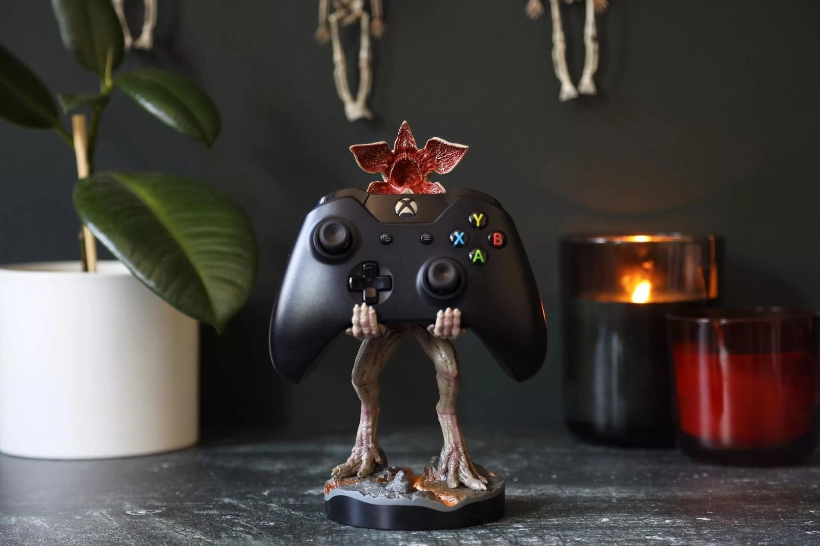 Demogorgon Phone and Controller Holder - PS5 Xbox Series S/X iPhone
