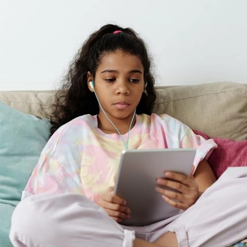 IEC12-05 Wired Earbud