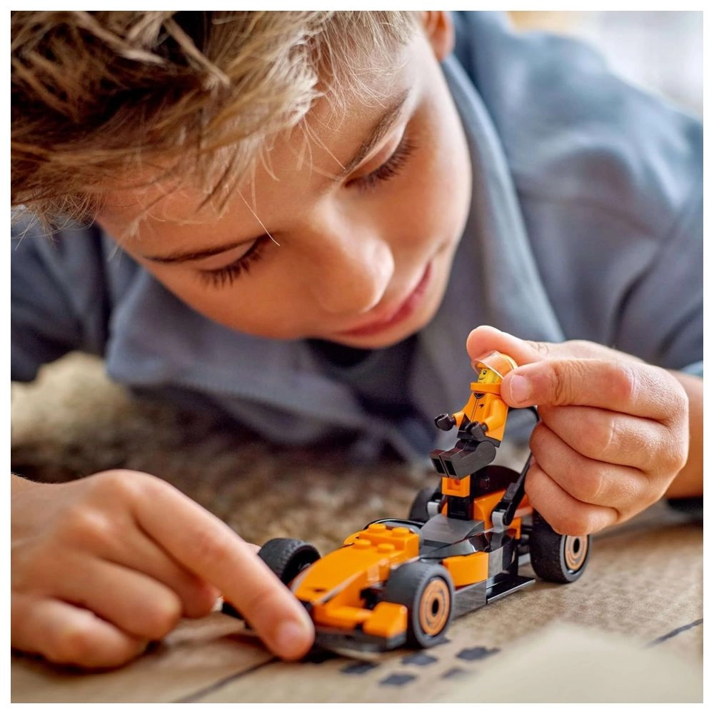 City F1 Driver With Mclaren Race Car (60442)