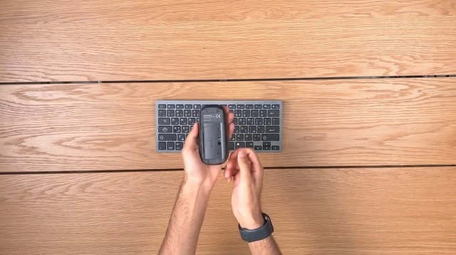 Super Slim and Portable Bluetooth Keyboard With Mouse - EN/AR Wireless