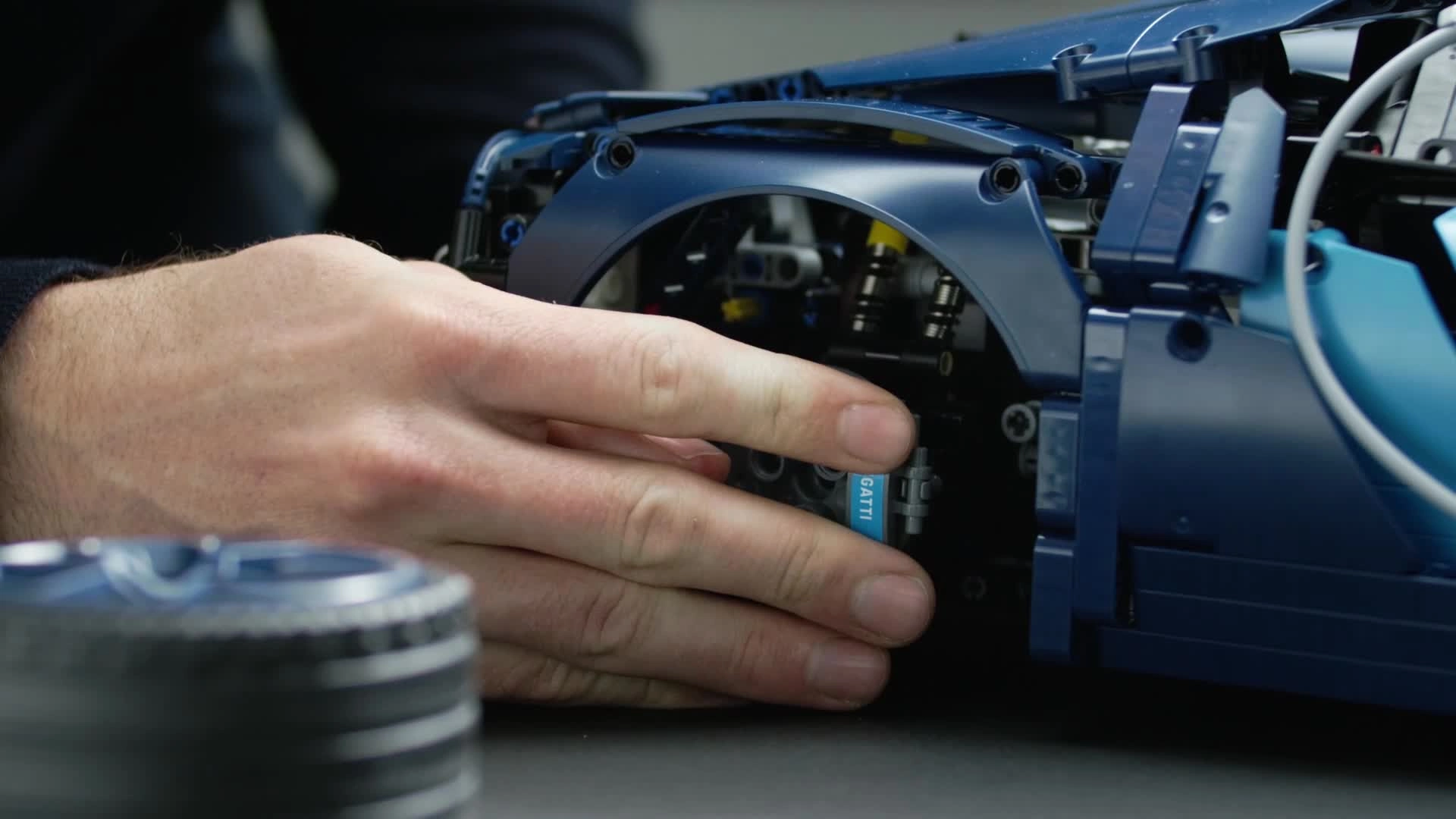 Technic Bugatti Chiron (42083-2)