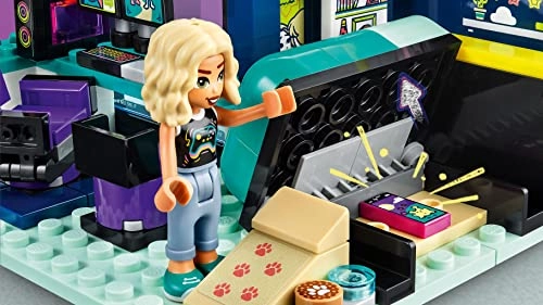 LEGO Friends Nova's Room (41755) - Gaming Themed Bedroom