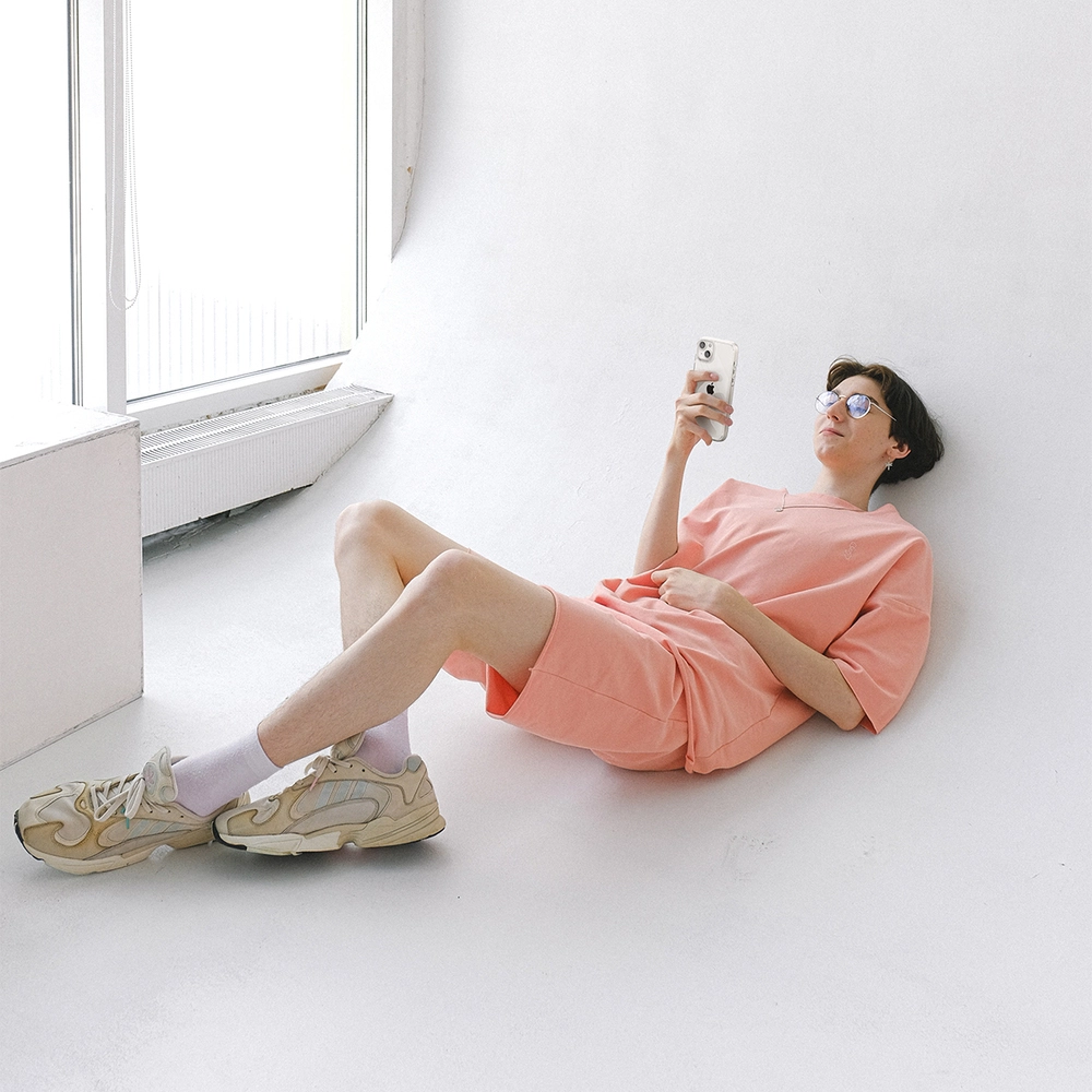 Crystal Slot Case for iPhone 15