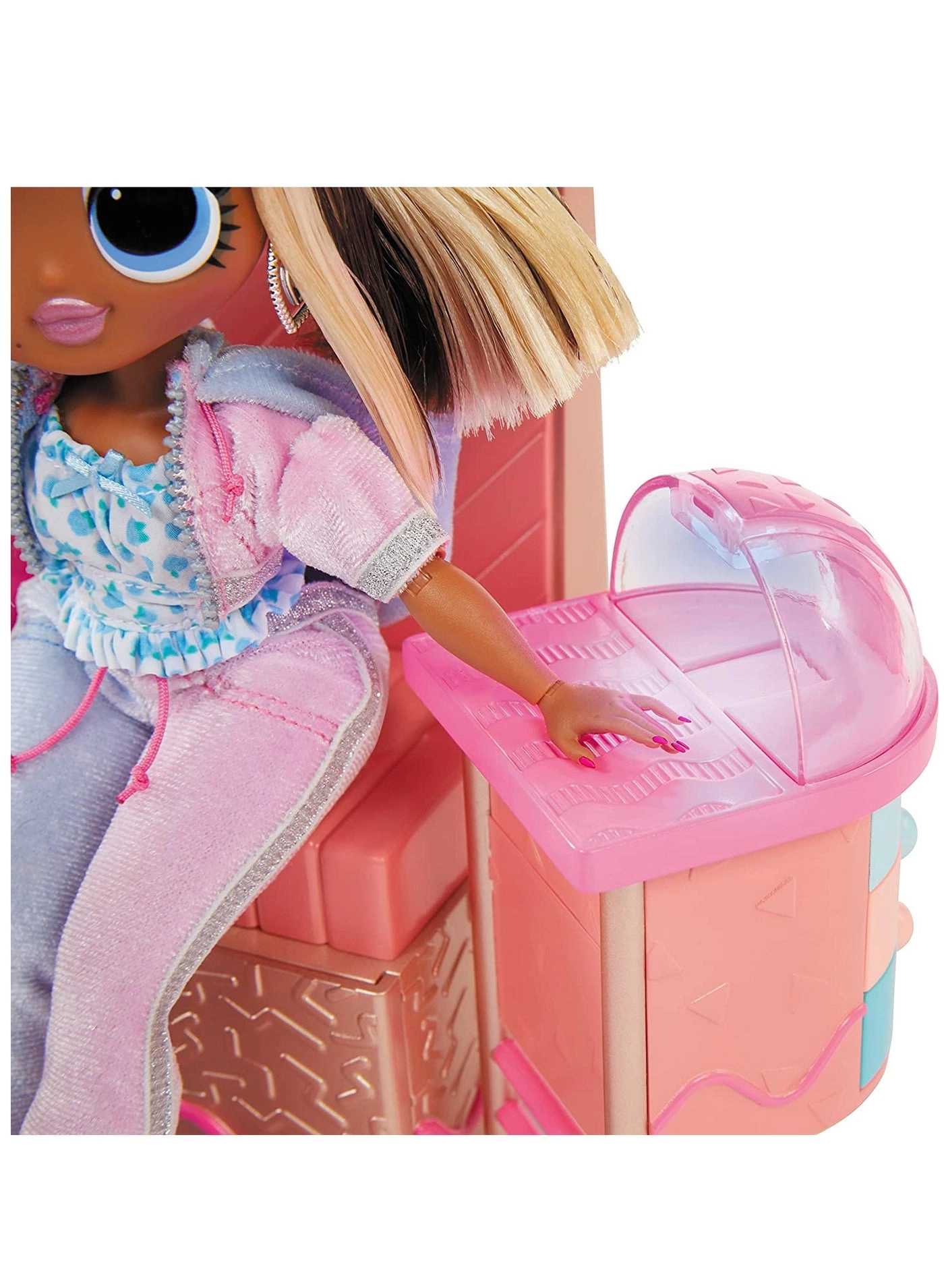 Shine On Salon & Spa - 65+ Surprises Water & Light Functions