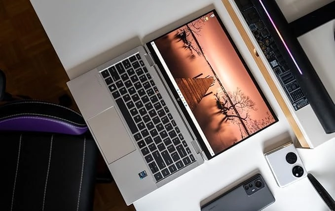 (Renewed) EliteBook X360 1040 G8 - 14'' Core i5-1145G7 16GB DDR4 256GB SSD