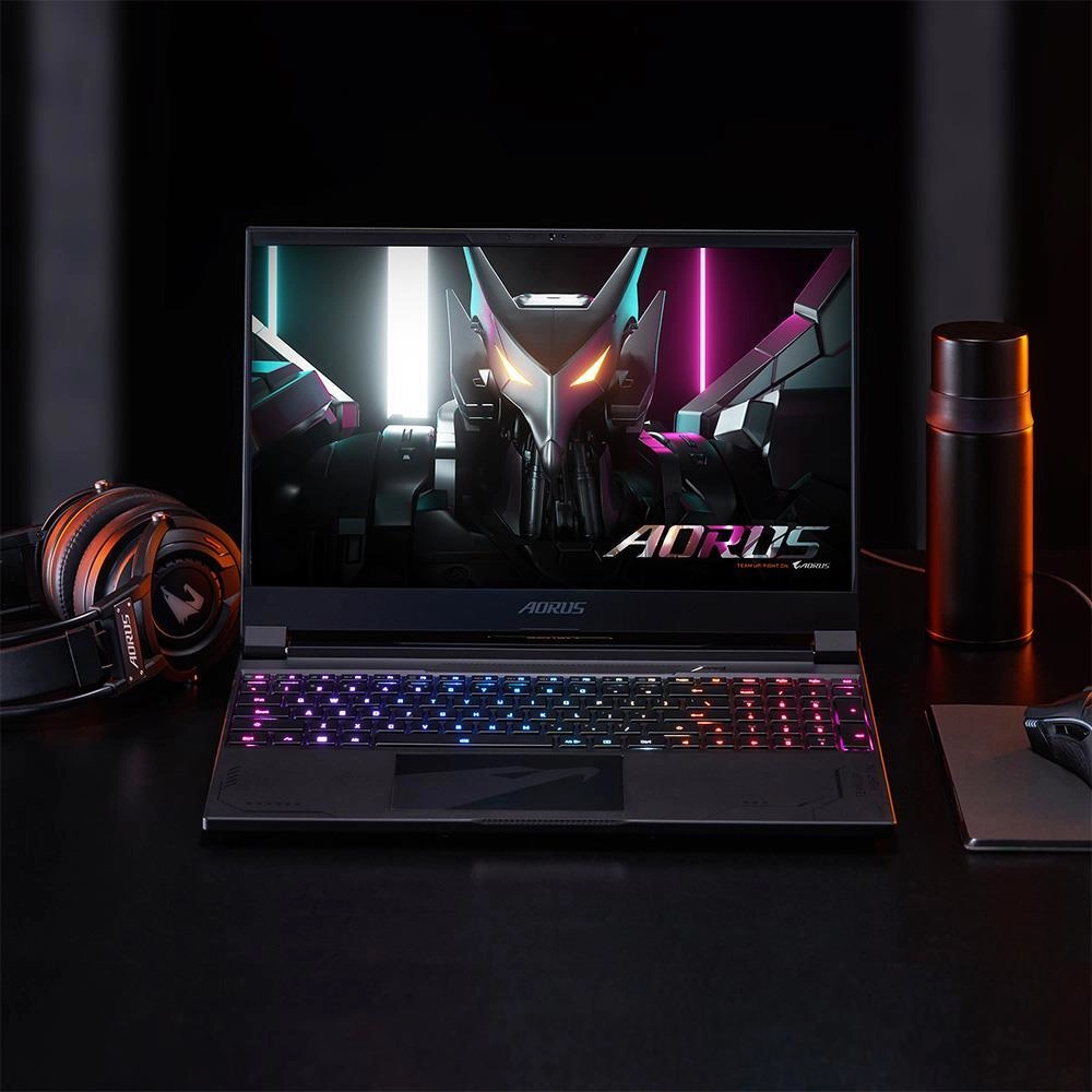 AORUS 15 BKF-73US754SH - 15.6'' i7-13700H 16GB DDR5 1TB SSD