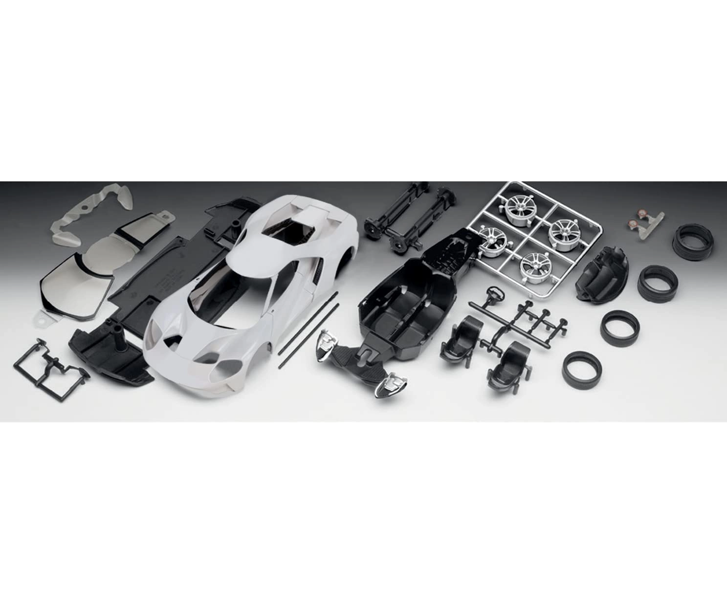 Ford GT Le Mans - Unassembled Plastic Model Kit 1:24