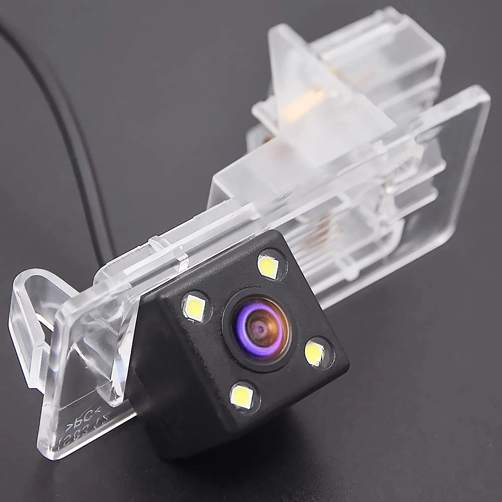 Rear View Reverse Backup Tracks Camera - 728 x 512