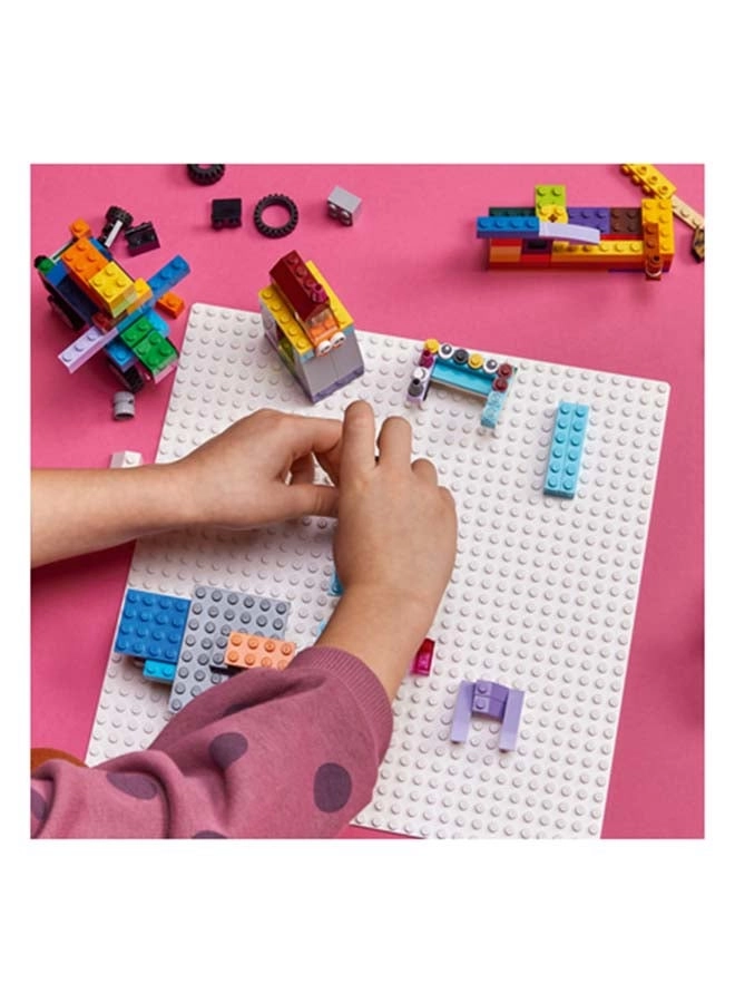 Classic White Baseplate (11026) - 32x32-stud White