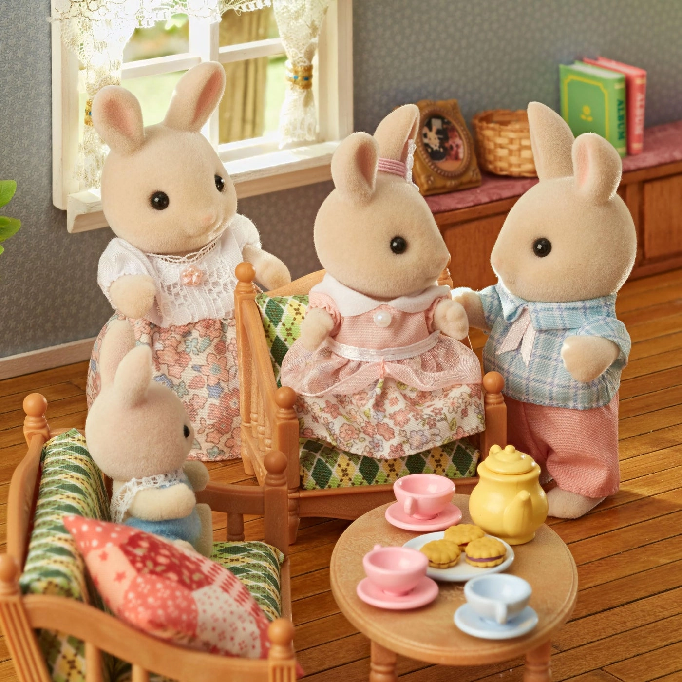 Milk Rabbit Family (CC2075) 4 pcs