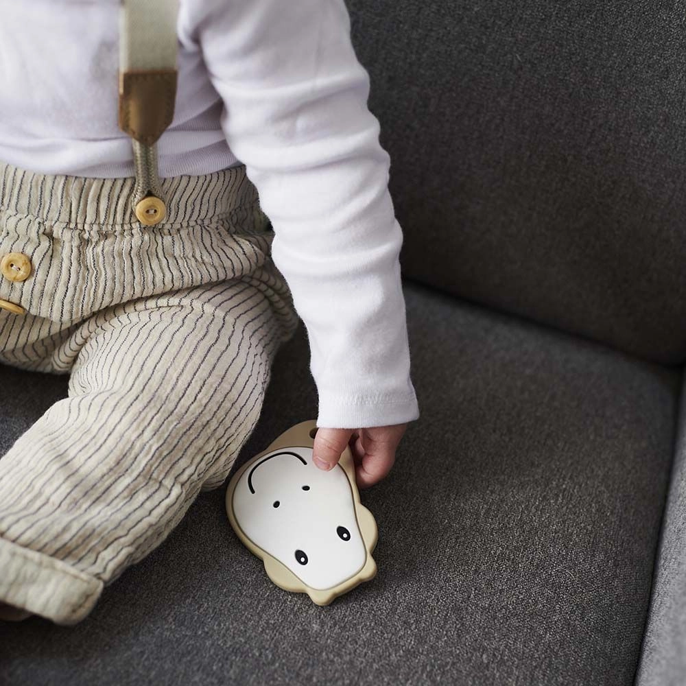 Flat Giraffe Teether - Beige 3 Months