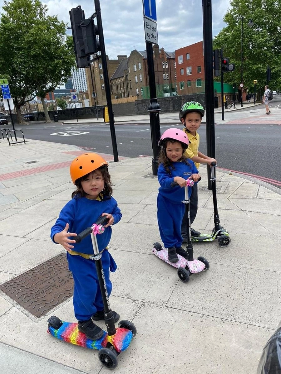 Teeny 3-Wheel Kick Scooter – LED Foldable