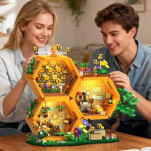 Bee House Building Kit - 1425 Pieces LED Light