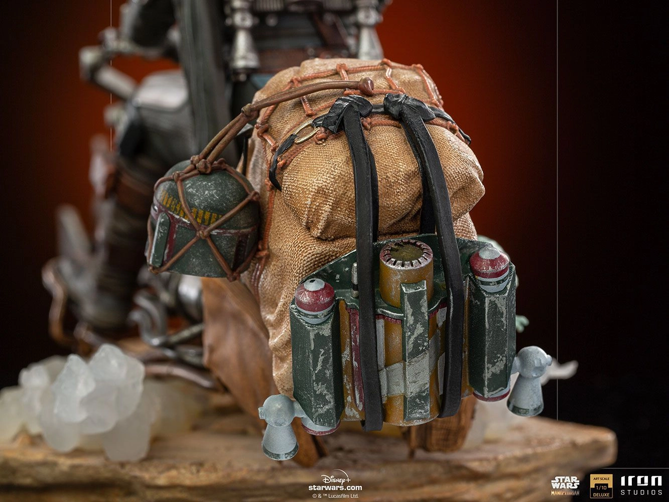 The Mandalorian on Speederbike Deluxe - Star Wars - Battle Diorama Series Art Scale 1:10