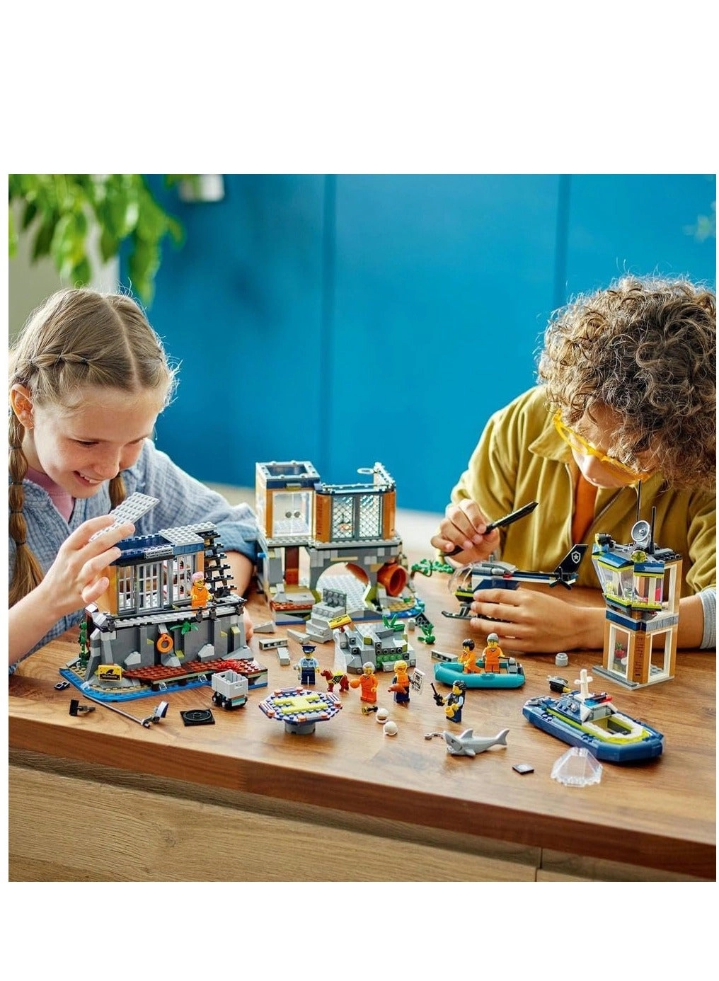 Police Prison Island - Police 980 pcs