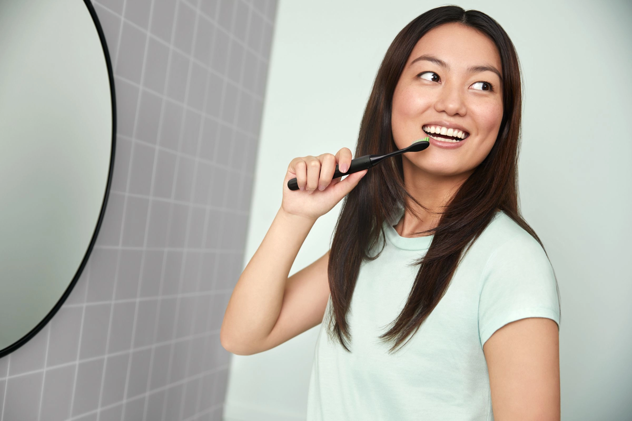One by Sonicare - Rechargeable Toothbrush Shadow Black
